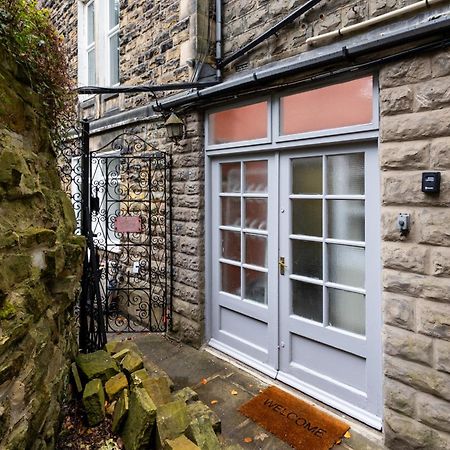 Spacious 3 Bedroom Ground Floor Apartment - 10 Mins From City Centre Leeds  Exterior photo