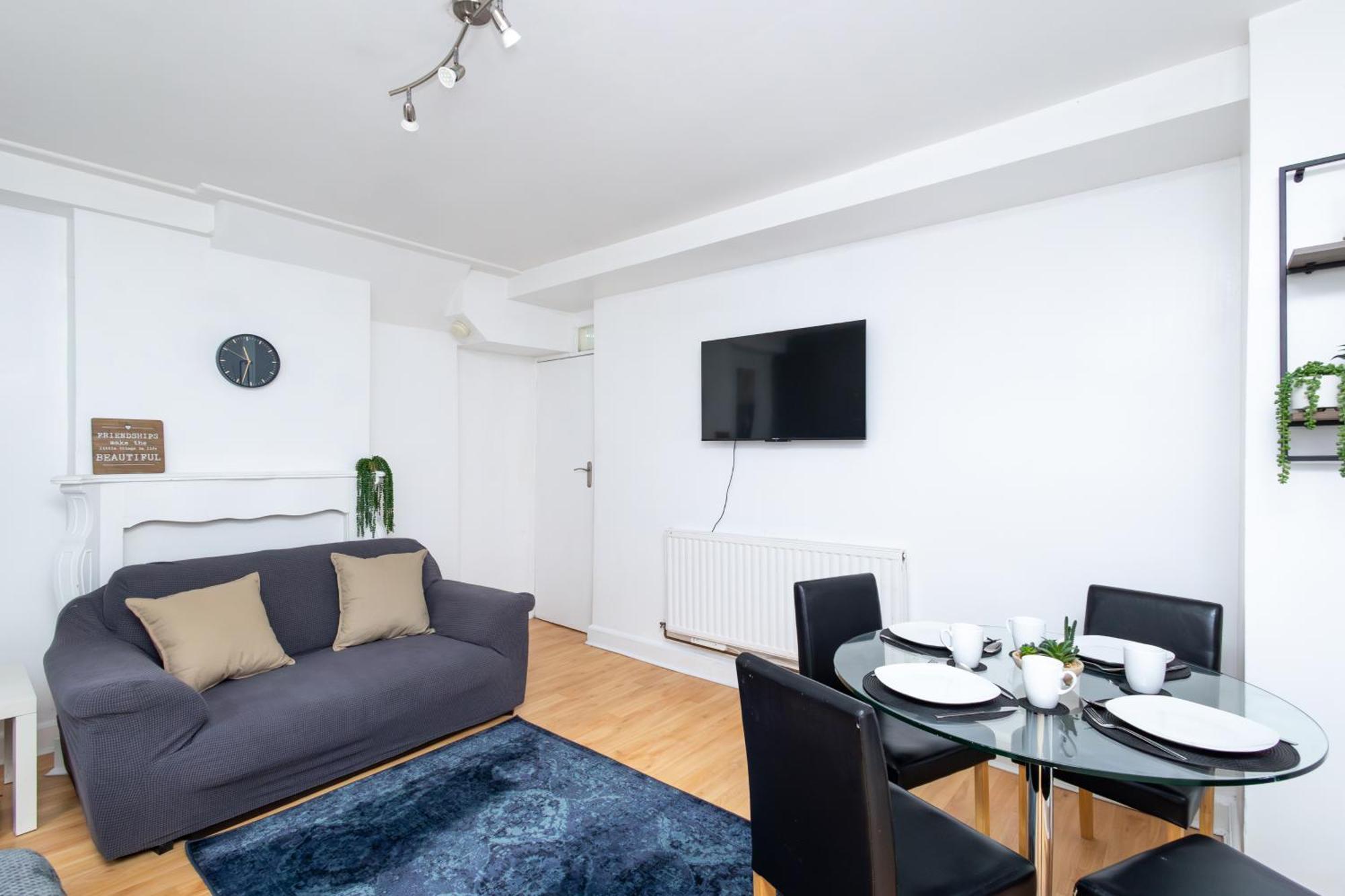 Spacious 3 Bedroom Ground Floor Apartment - 10 Mins From City Centre Leeds  Exterior photo